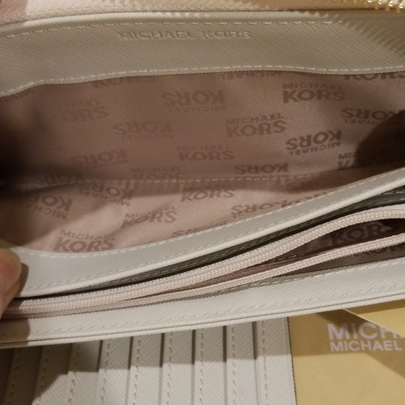 Michael Kors Jet Set Travel Continental - Picture 5 of 8